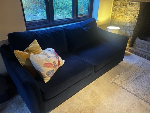 Snug blue velvet - blue, bed